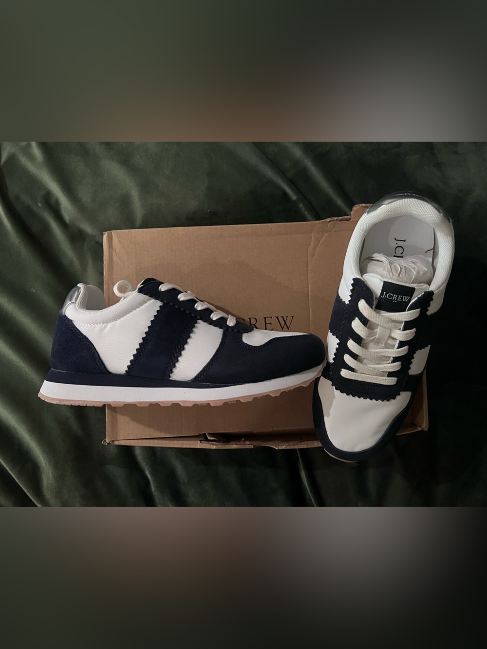 NIB - Size 7 - J. Crew Women’s Navy & White Retro Runner Sneakers - Picture 1 of 6